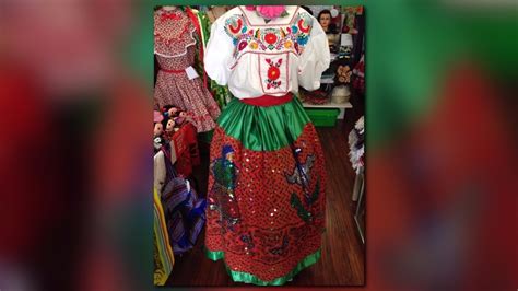 what are the different parts of china poblana dress